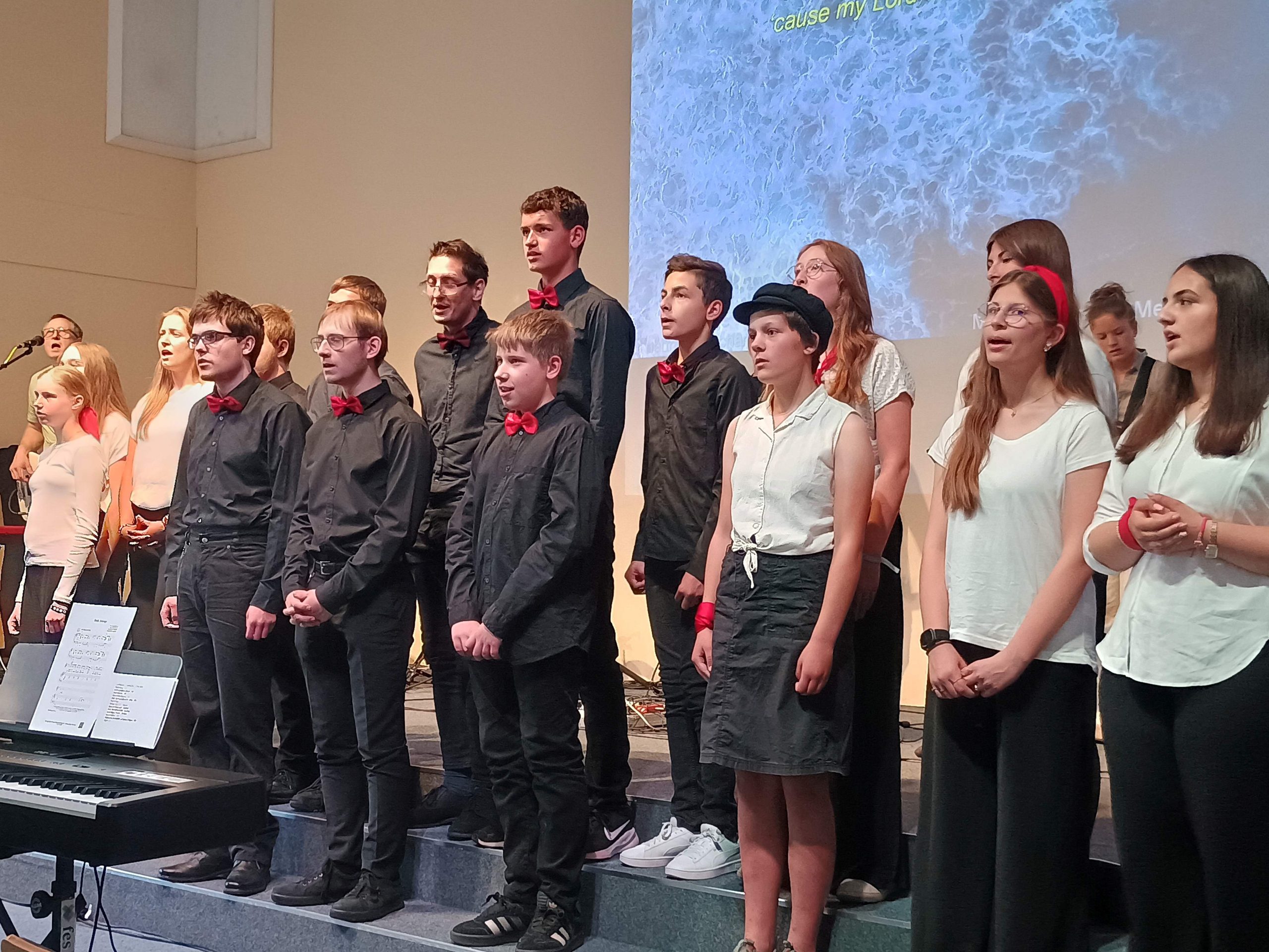 Beitragsbild zum BLOG-Beitrag FES-Jugendchor auf Gemeindetour