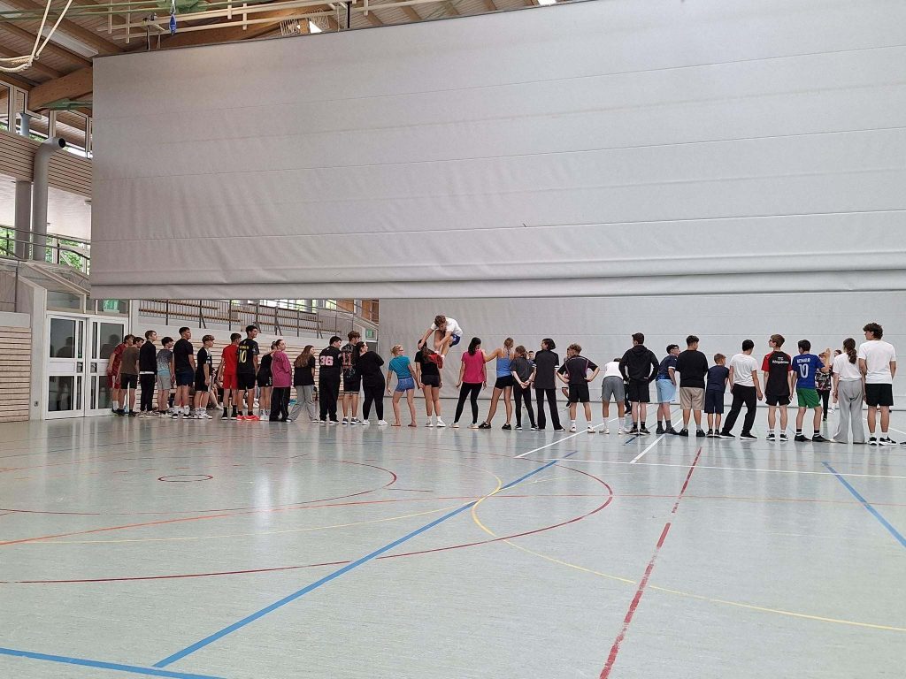 Bundesjugendspiele mal anders! 
Am Dienstag, den 22.07.2025 fanden die diesjährigen Bundesjugendspiele an FES-Realschule und FES-Gymnasium in Nattheim statt. 