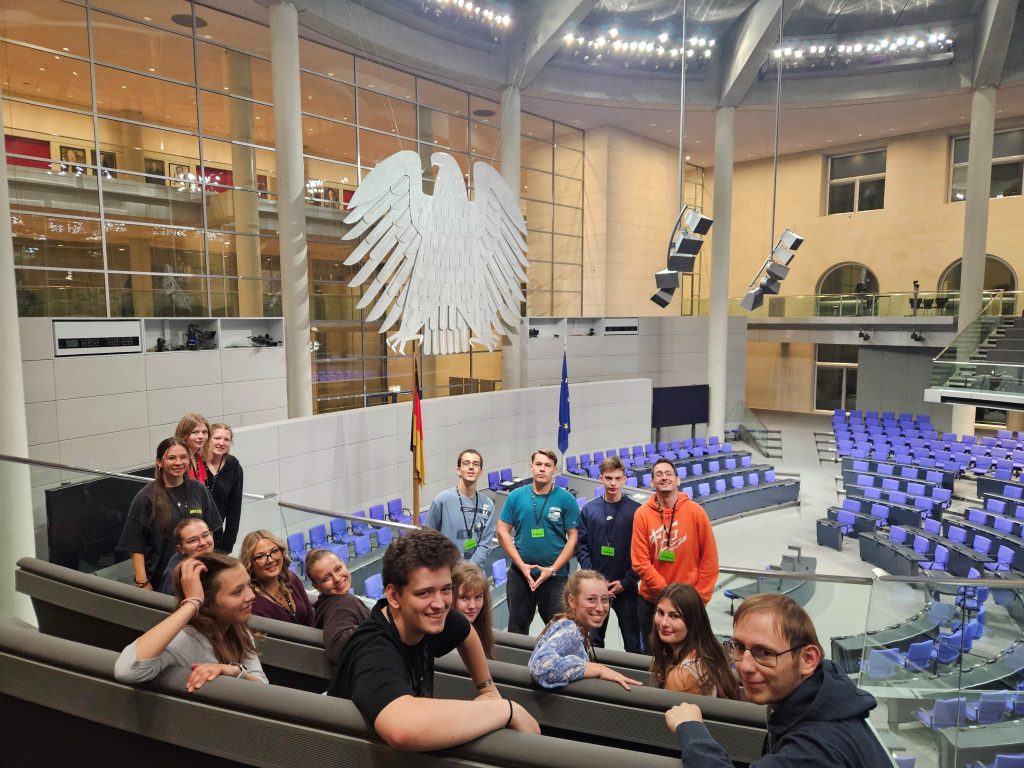 Wir fahren nach Berlin….
Studienfahrt der Kursstufe des FES-Gymnasiums in die Bundeshauptstadt