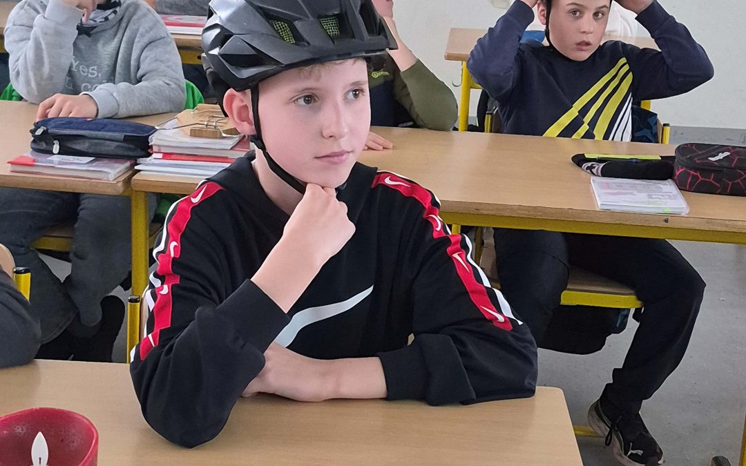Sicherheitsmodus an: Fahrradhelm-Kampagne mit den 6.Klassen