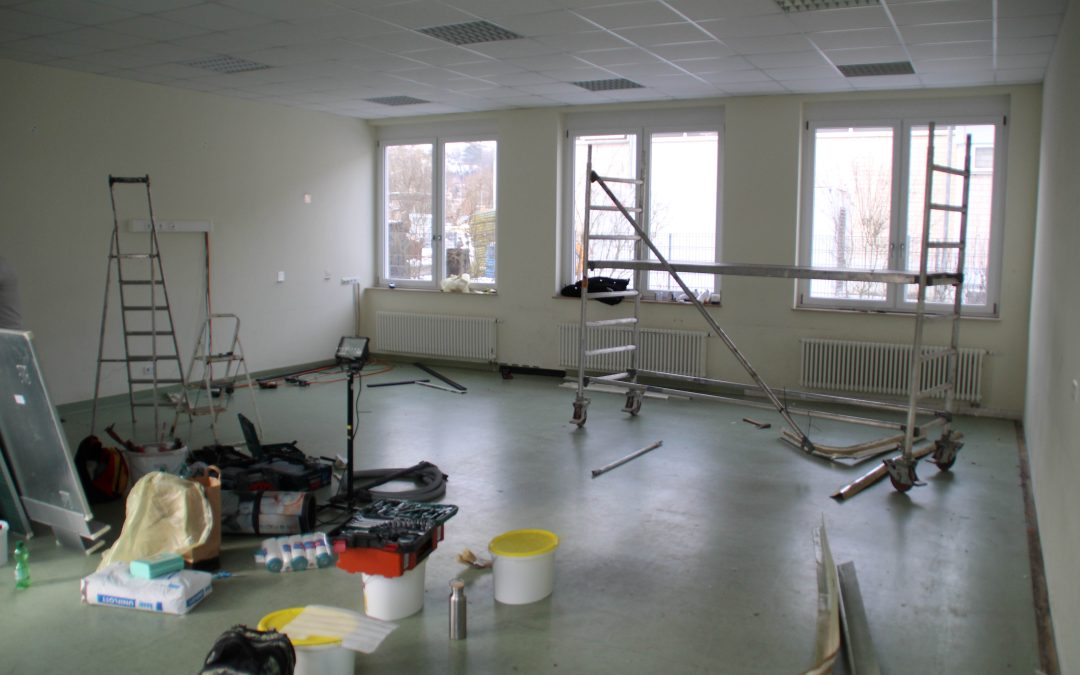 Neue Lernräume am FES-Gymnasium und der FES-Realschule: Sanierung des Schulgebäudes gestartet!