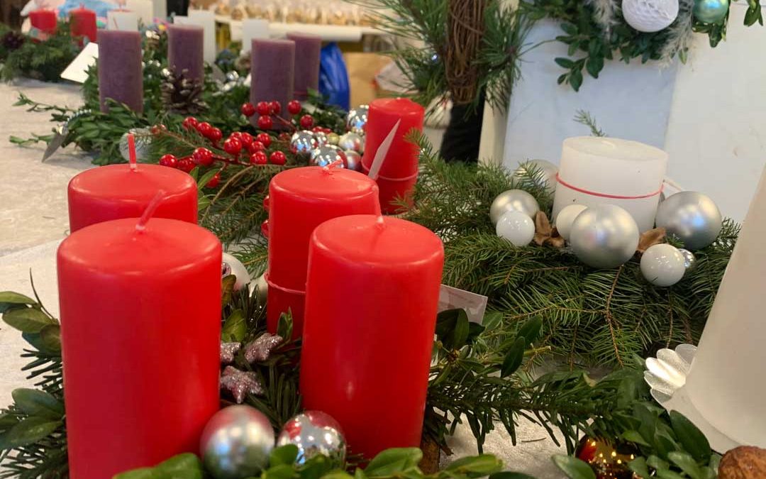 Bun­te Far­ben und weih­nacht­li­che Klänge