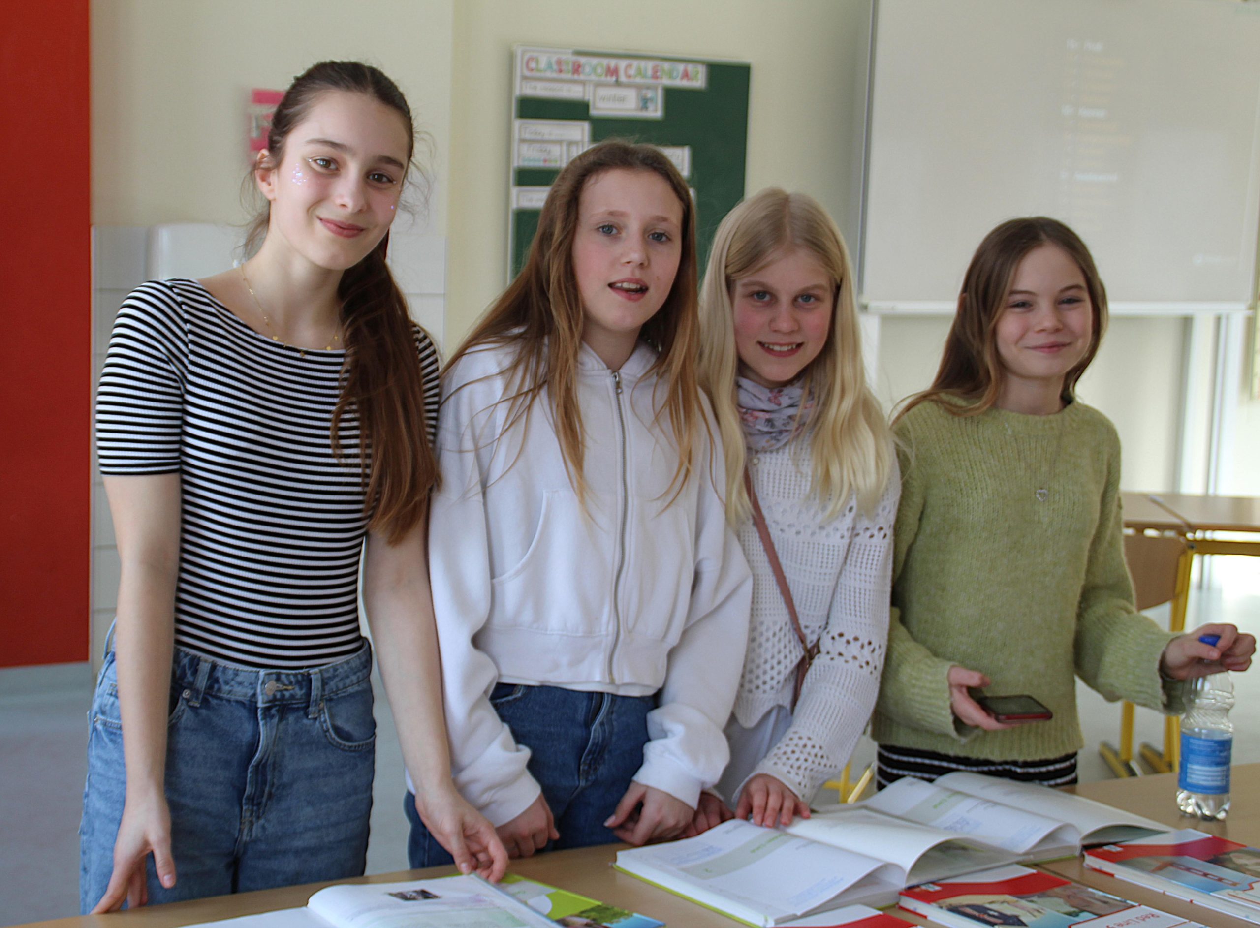 Beitragsbild ‑FES-Tag 2025 Unter ihrem Schulmotto „Wissen Werte Wohlfühlen“ lud die FES Heidenheim am 22. Februar alle Interessierten zu ihrem alljährlichen Tag der Offenen Tür ein. Wir haben FES-Realschule und FES-Gymnasium als Familie besucht und vom Zweijährigen über das Grundschulkind bis zur Oma kamen alle auf ihre Kosten.