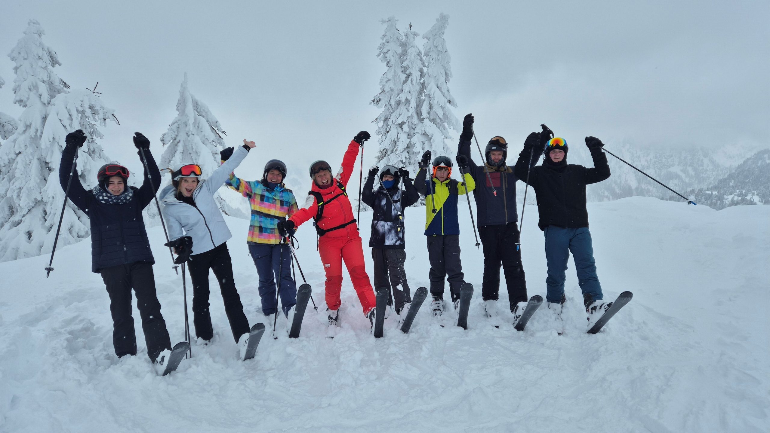 Wintercamp von FES-Gymnasium und FES-Realschule in Österreich Dass eine Klassenexkursion die Gemeinschaft und den Zusammenhalt einer Klasse fördert und stärkt, ist allgemein bekannt. Beim siebentägigen Wintercamp unseres FES-Gymnasiums und unserer FES-Realschule wurden darüber hinaus nicht nur jede Menge sportlicher und körperlicher Erfahrungen gesammelt, sondern auch lebendige Eindrücke von den Schönheiten der Natur vermittelt und Fremdsprachenkonversation trainiert