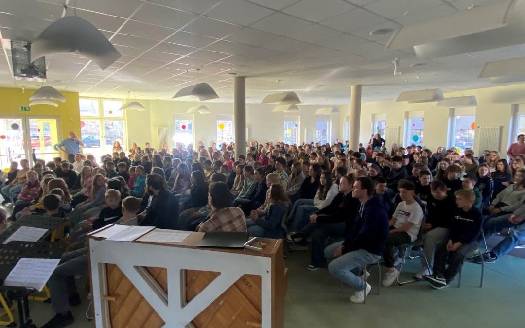 Vollbracht: Ein Fest der Hoffnung und Gemeinschaft ‑Ostergottesdienst 2025 an FES-Gymnasium und FES-Realschule
